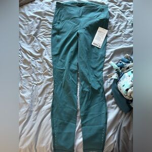 NWT Lululemon swift speed HR tight Size 8 28” teal/green color